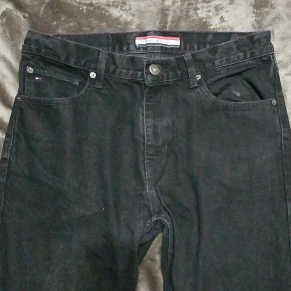 NEW TOMMY HILFIGER BLACK STRAIGHT JEANS NEW 32 30 - Picture 3 of 7